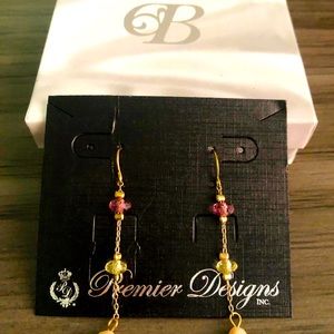 Premier designs earrings jewelry. Beautiful dancing perl at the button.